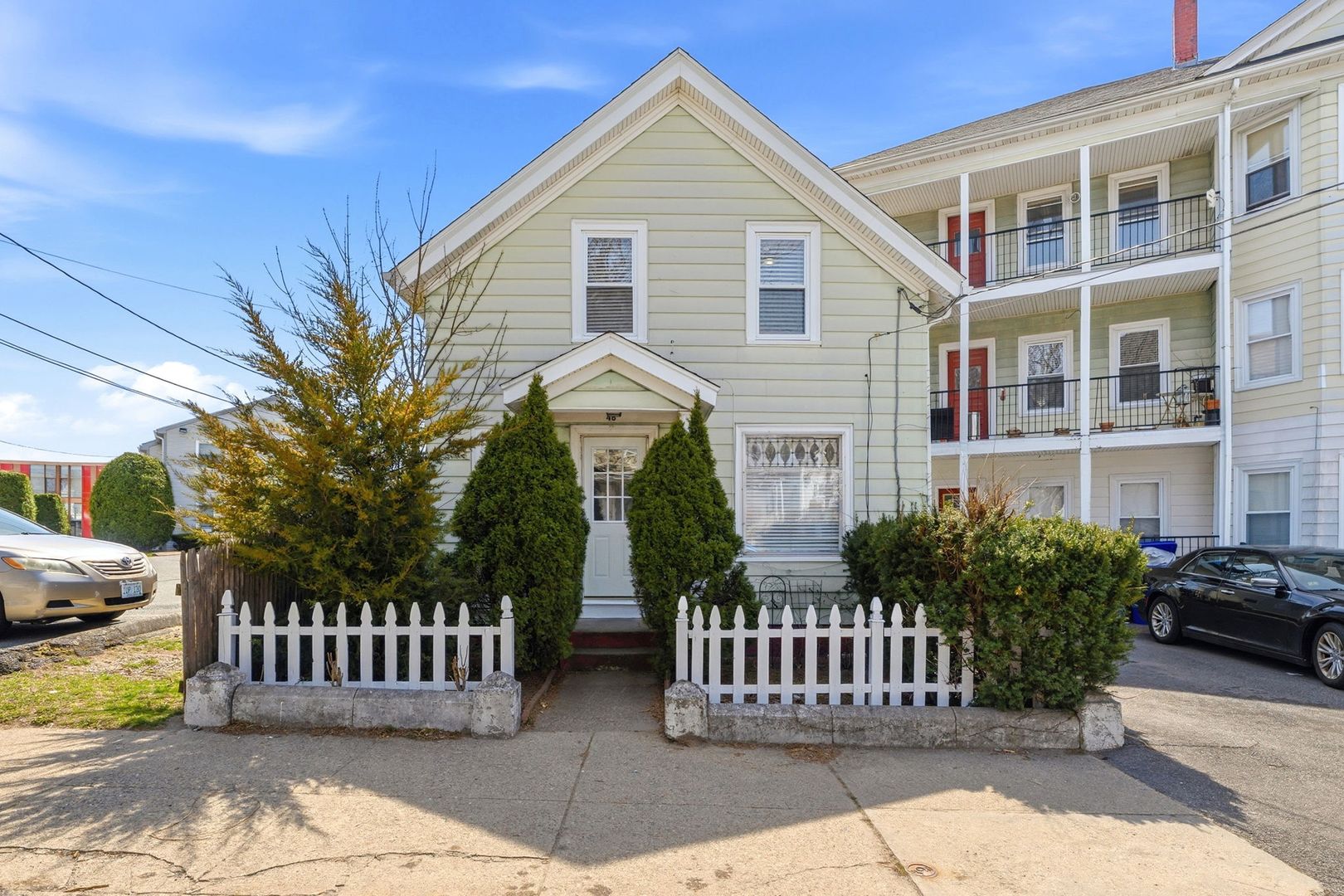 Pawtucket House: 46 Mary Street