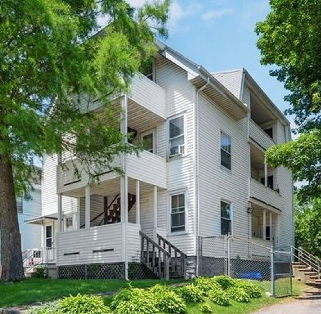 Blackstone Apartment: 572 Gaskill Street