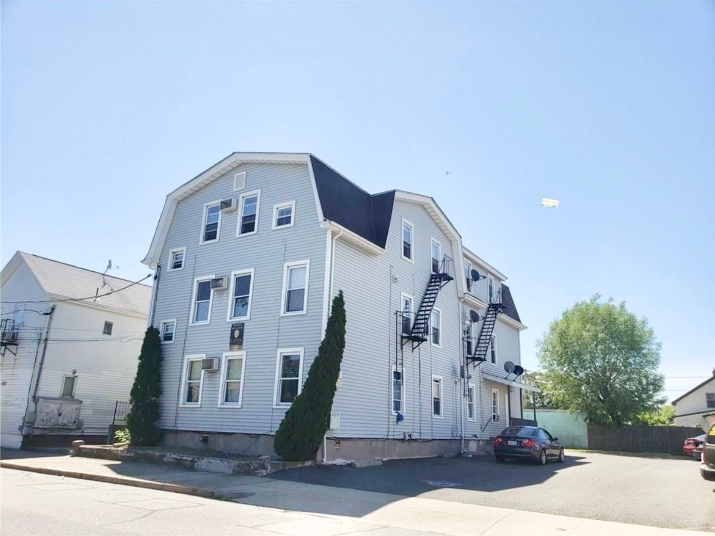 Pawtucket Apartment: 22-24 Lawn Avenue - Unit #1R