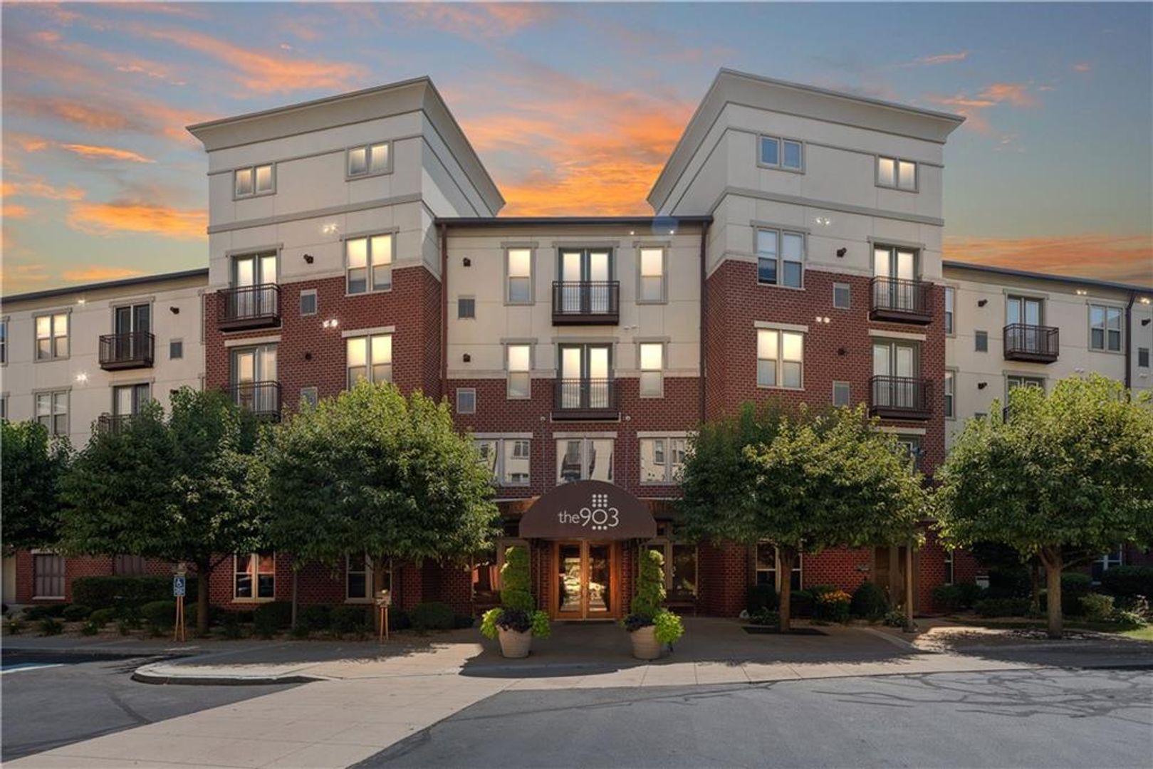 Providence House: 903 Providence Place #411