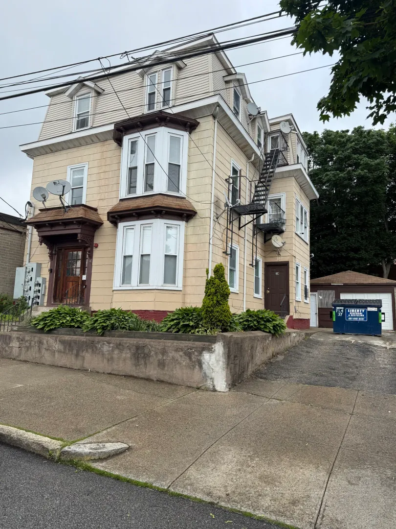 Pawtucket Apartment: 47 Montgomery Street