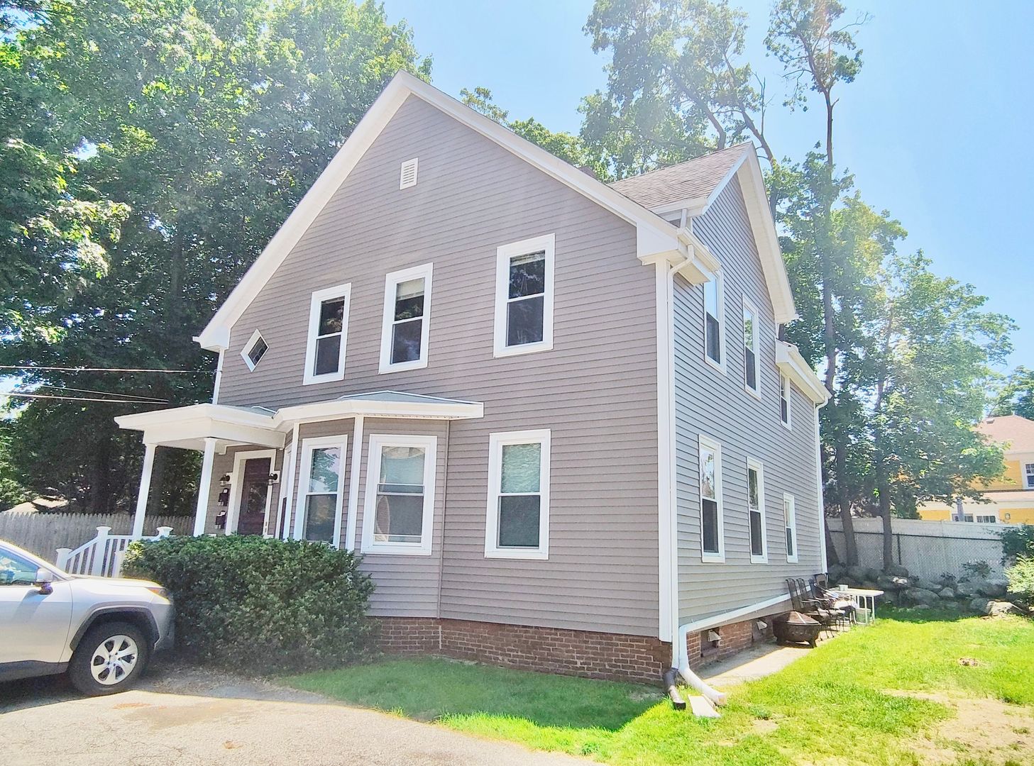 Providence Apartment: 49 Hillside Avenue