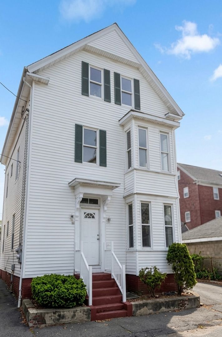 Providence Apartment: 6 Young Ave.