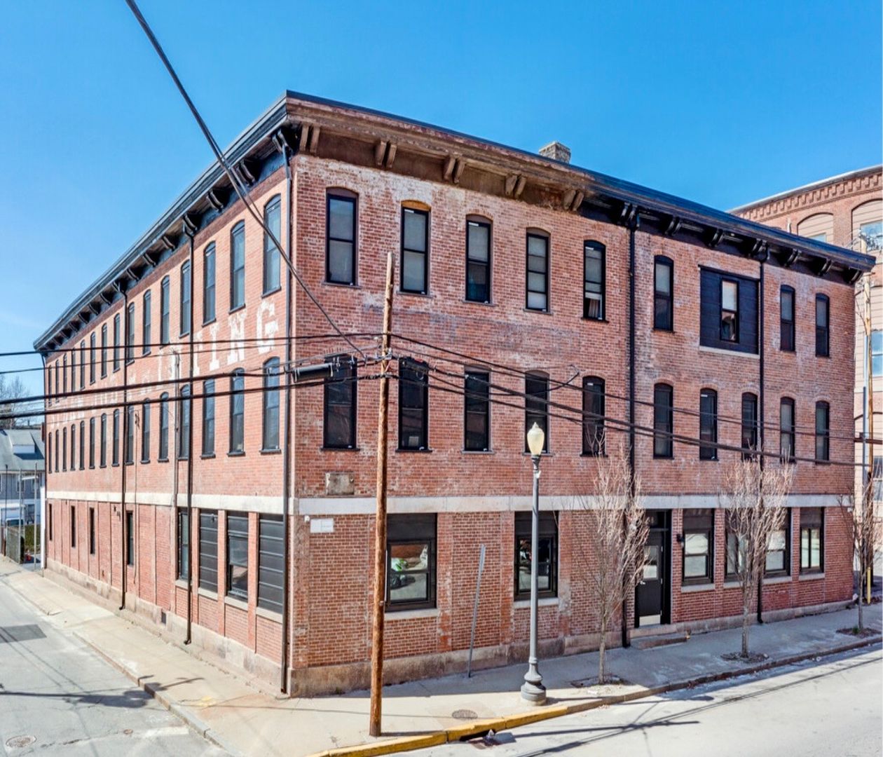 Central Falls Apartment: 548 Roosevelt Avenue