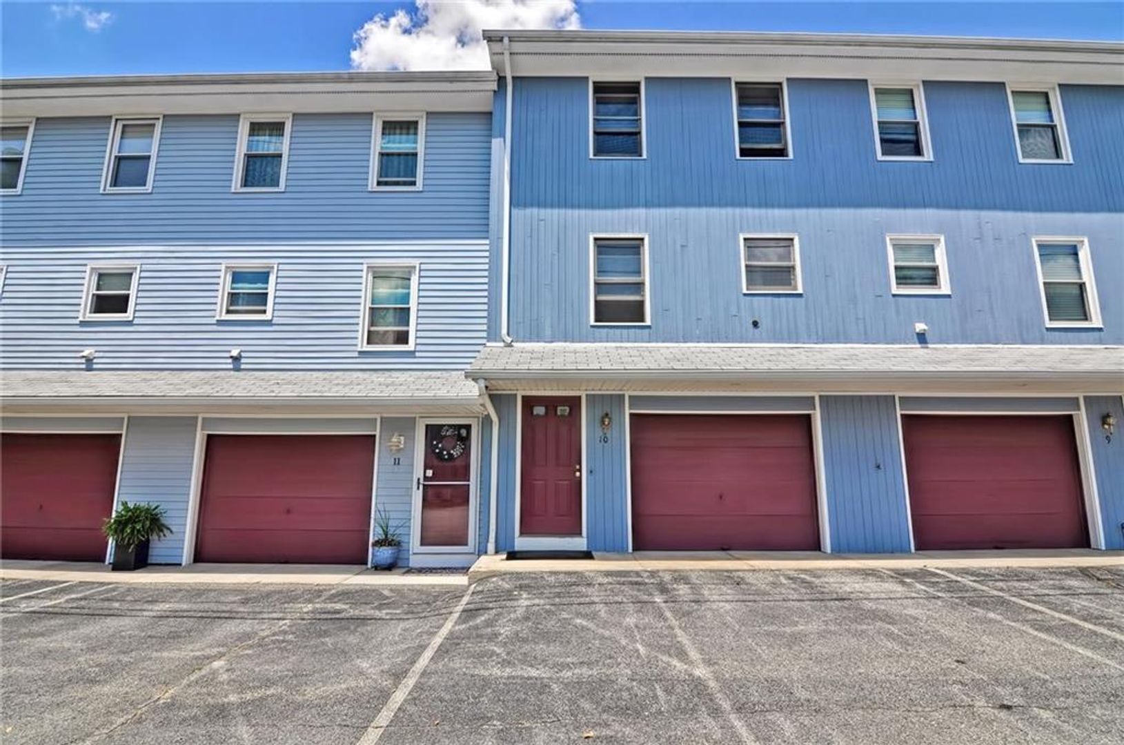 N. Providence House: 4 Smithfield Rd