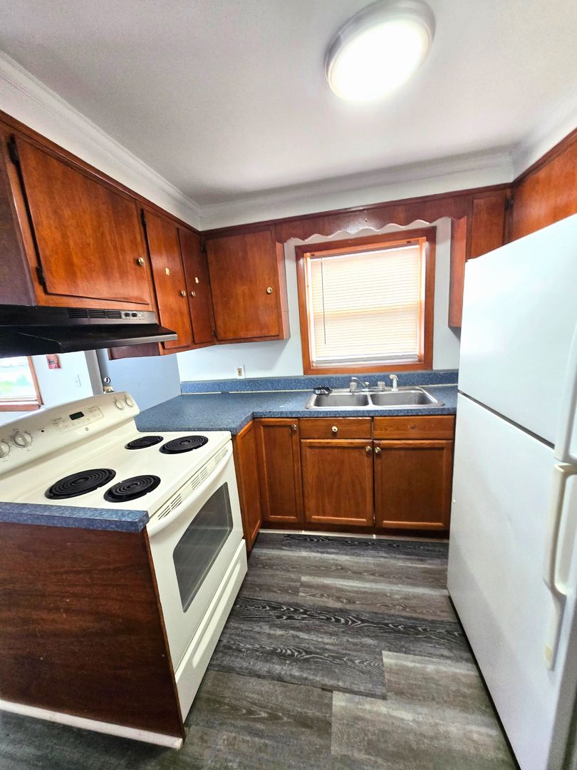 Pawtucket Apartment: 159 Montgomery Street