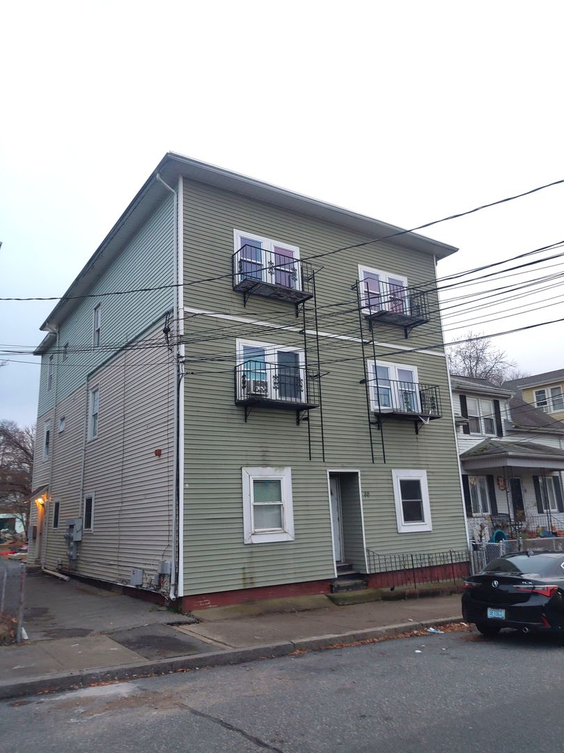 Pawtucket Apartment: 86-88 Lawn Avenue
