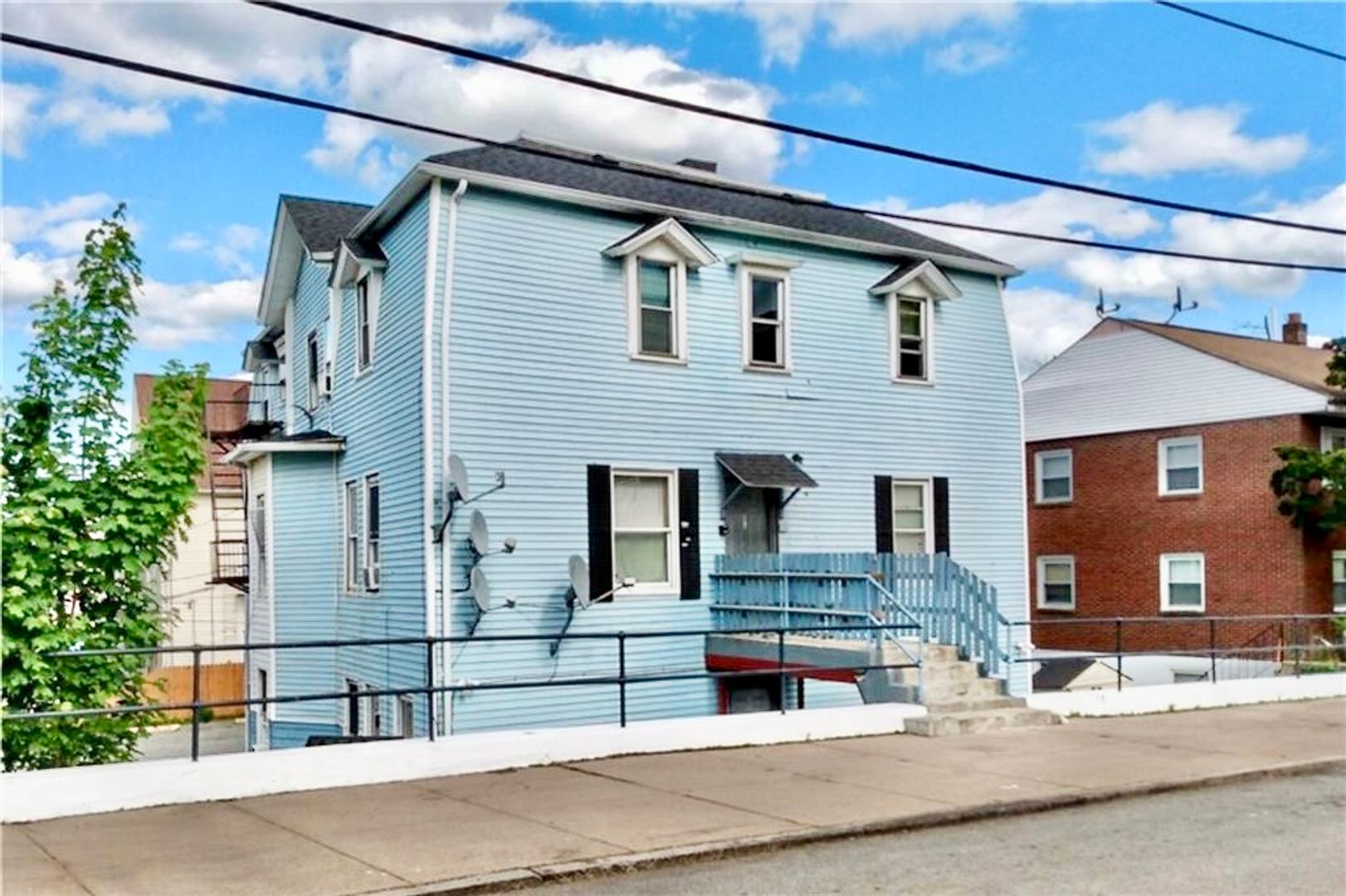 Pawtucket Apartment: 161 Montgomery Street