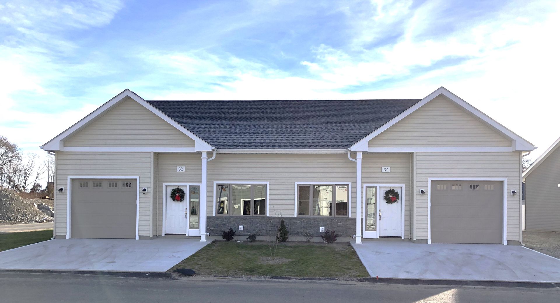 West Warwick Apartment: 32 - 34 West Valley Circle