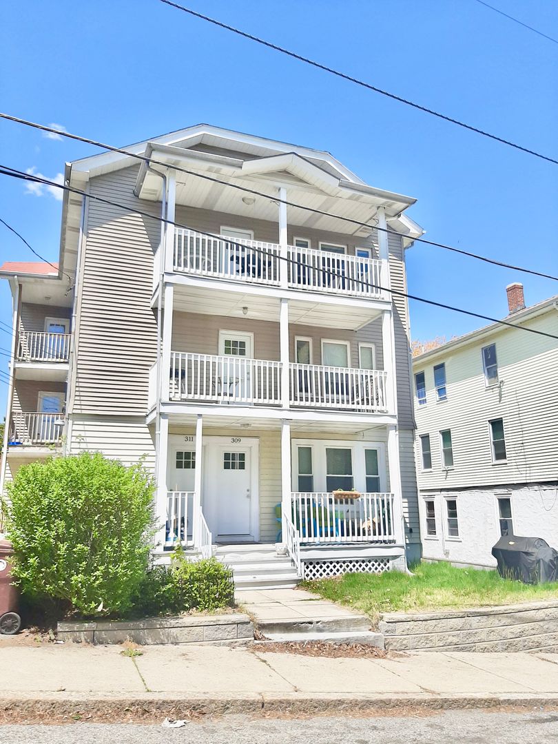 Woonsocket Apartment: 311 Ward Street