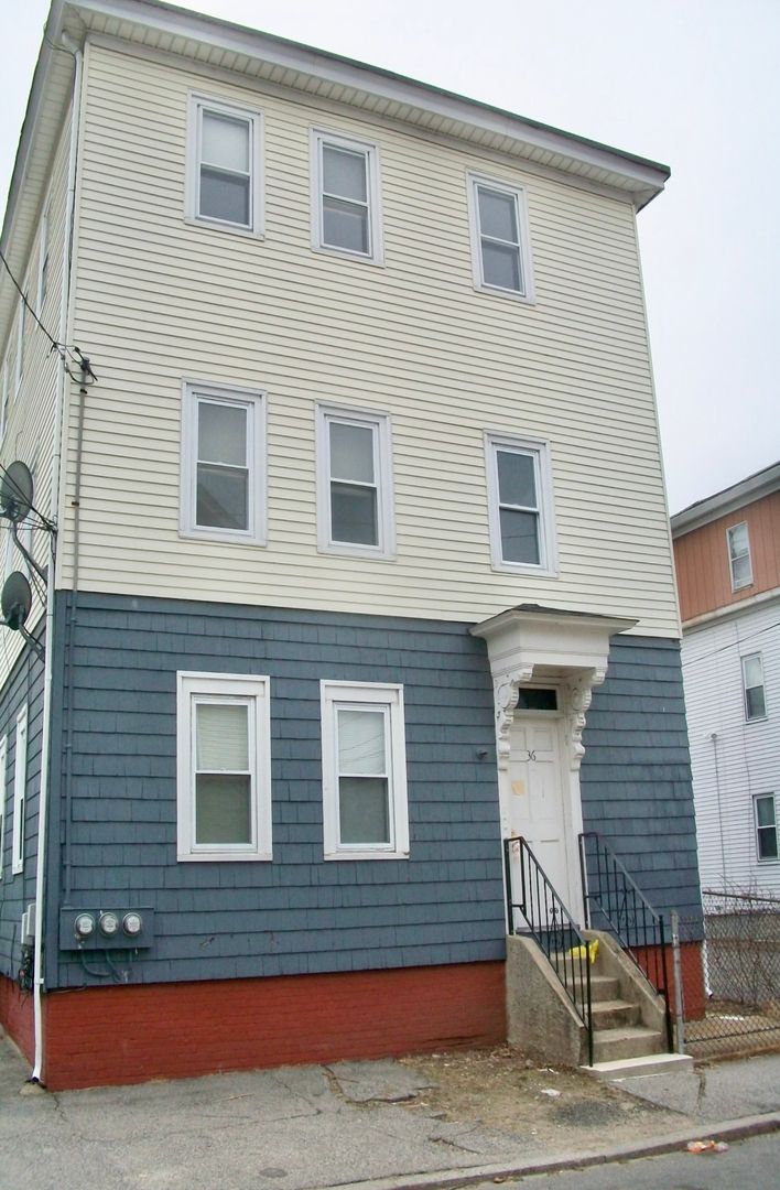 Providence Apartment: 36 Grape St.