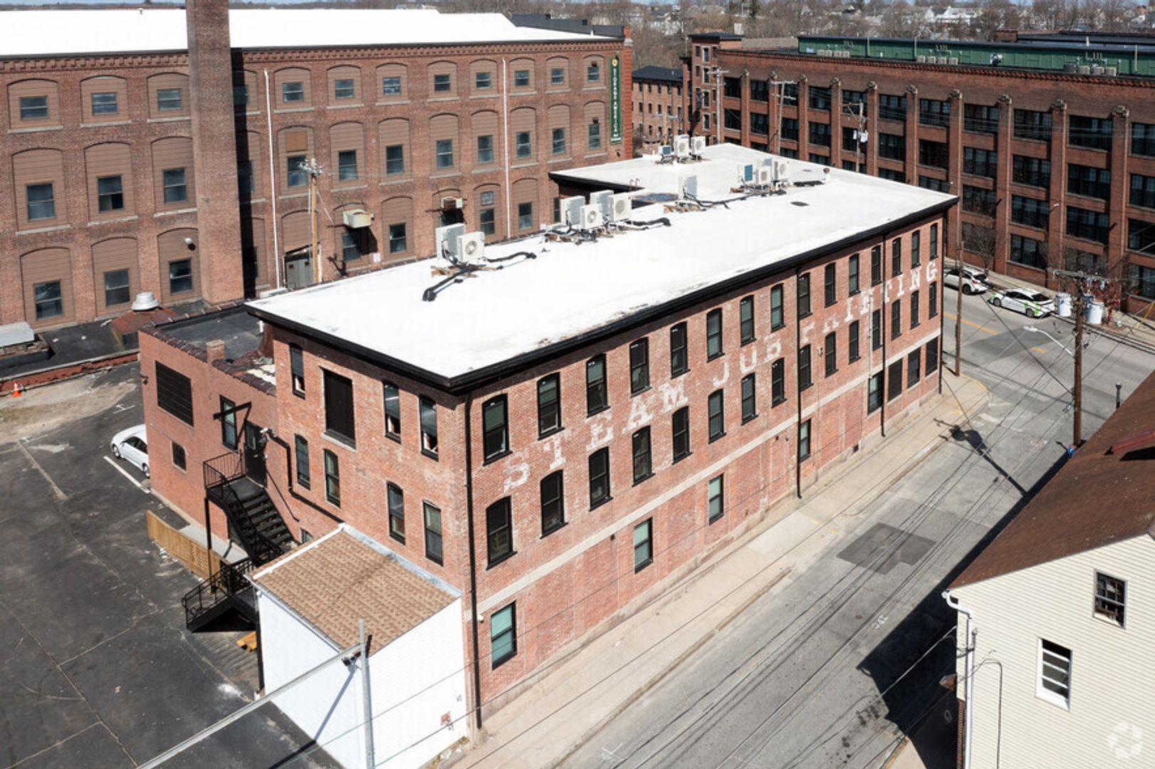 Central Falls Apartment: 548 Roosevelt Avenue