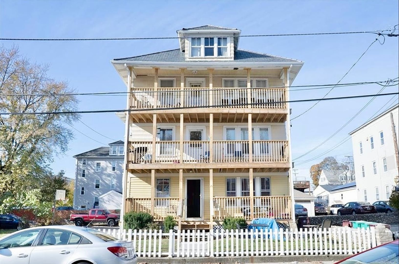 Woonsocket House: 25 Read Avenue