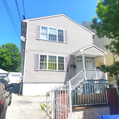 **Providence/Smith Hill - Three Bed/1.5 Bath - $2,195** – photo 1