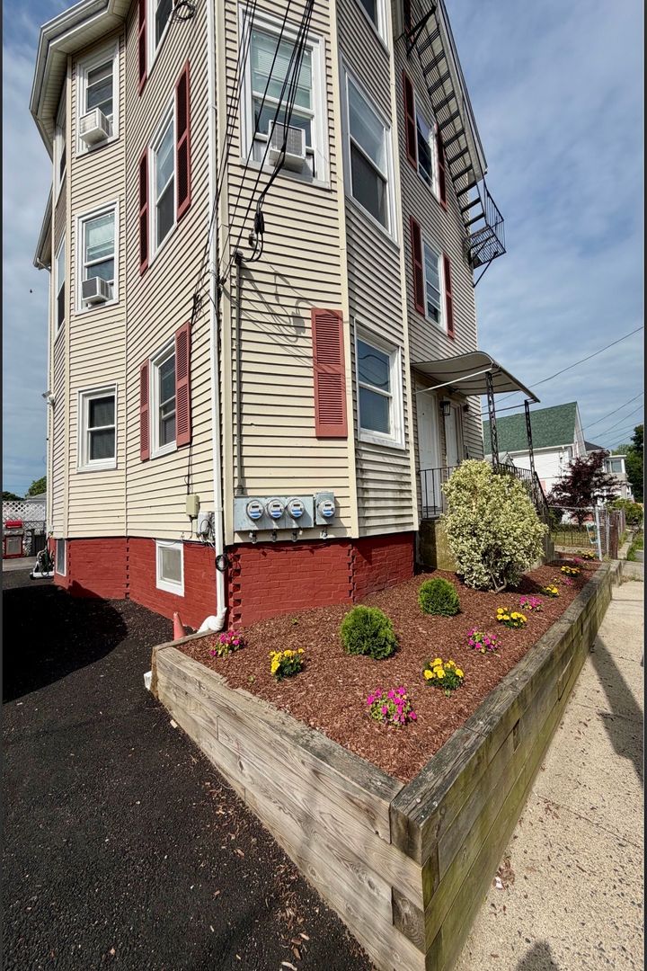 Pawtucket Apartment: 178-180 Chandler Avenue