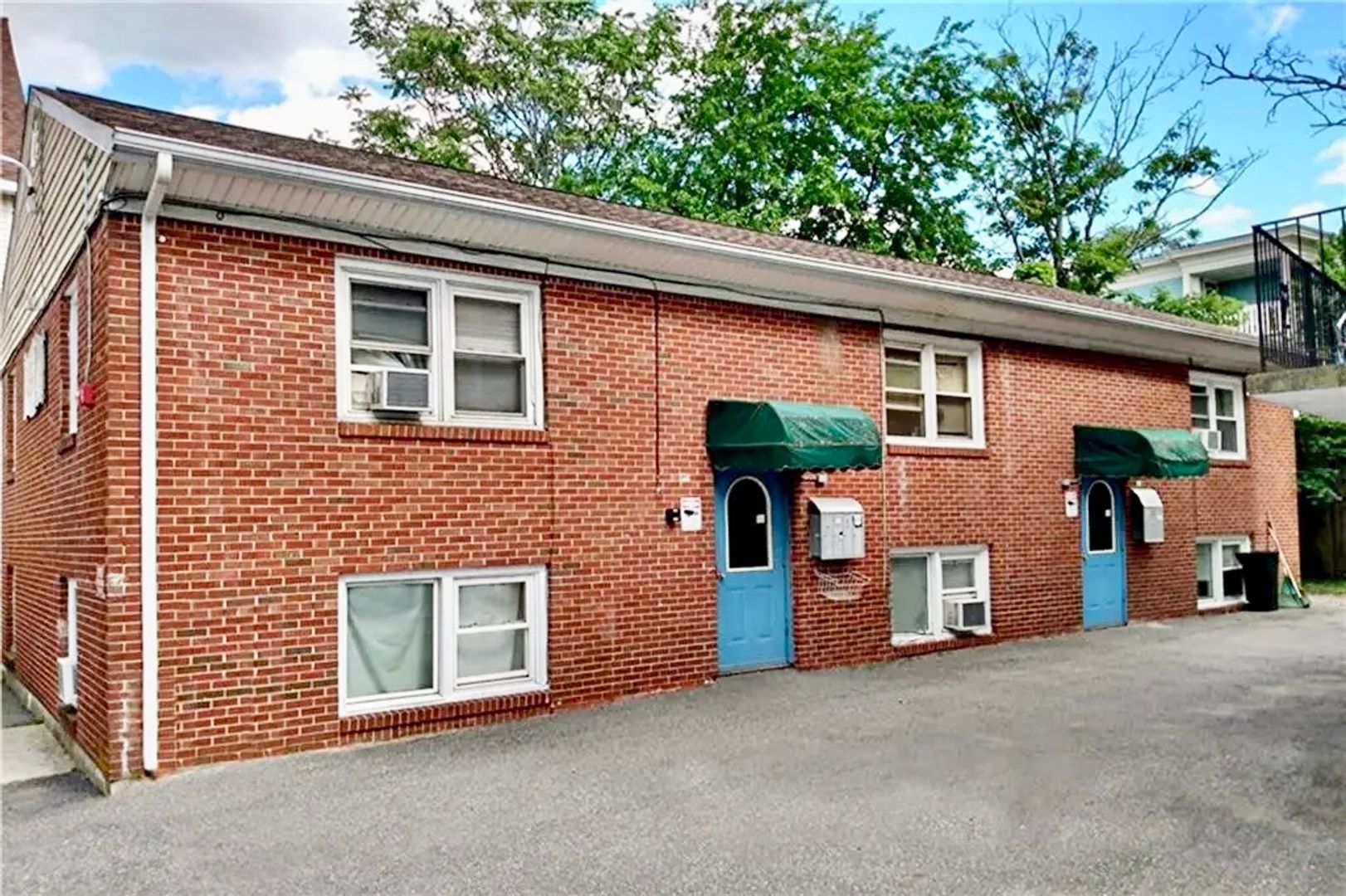 Pawtucket Apartment: 52 Jackson Street