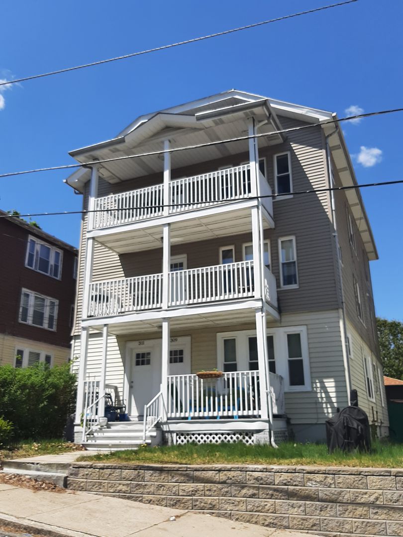 Woonsocket Apartment: 311 Ward Street
