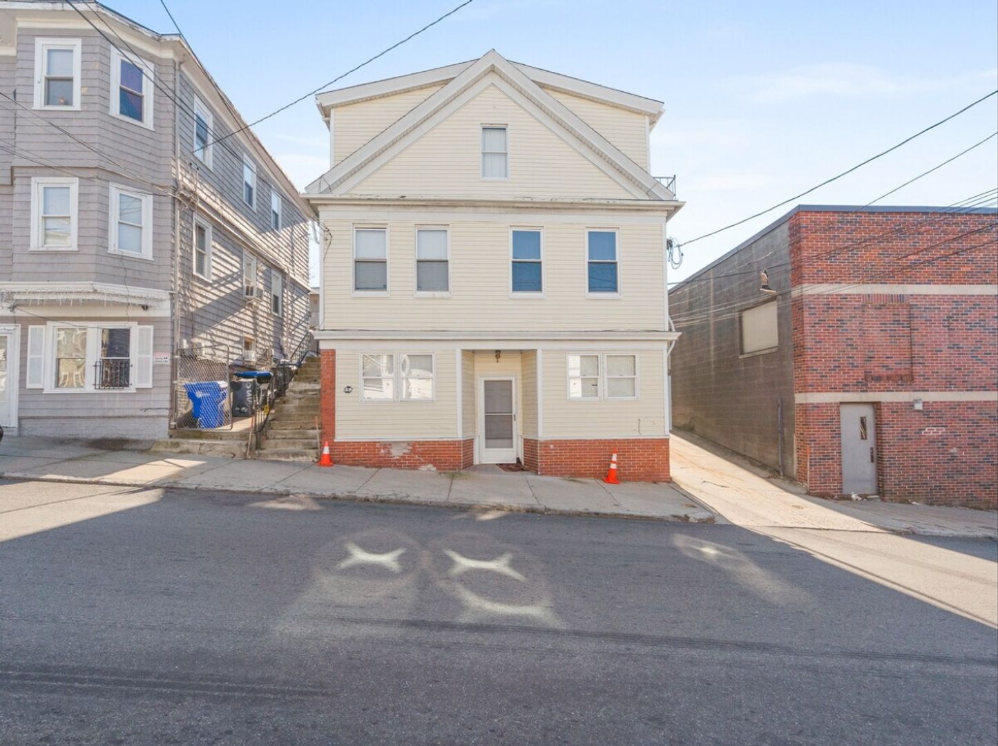 Providence Apartment: 552-554 Union Avenue