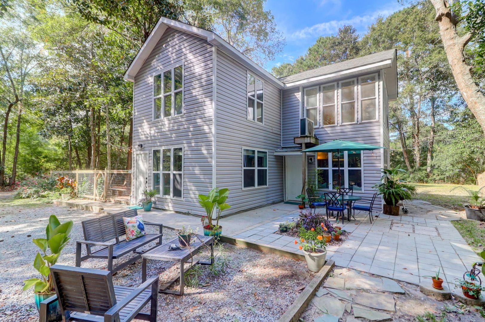 Johns Island House: 2961 Hut Rd