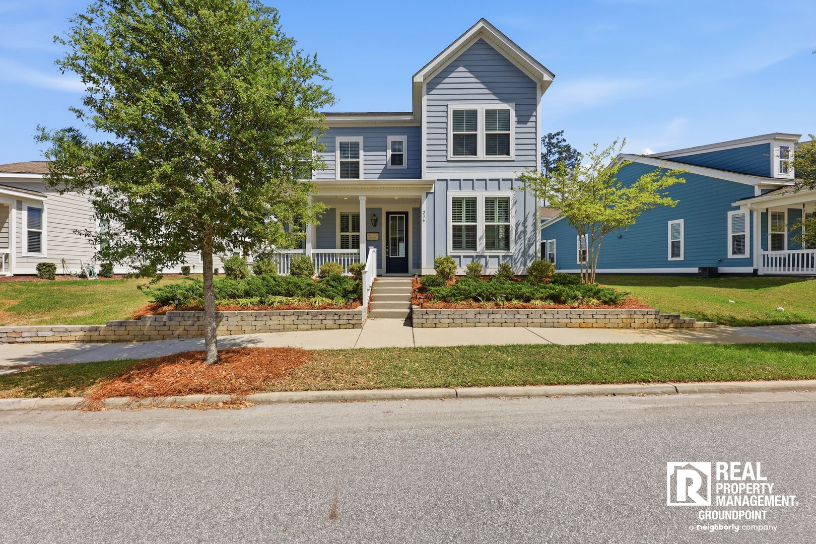 Summerville House: 236 Oak View Way