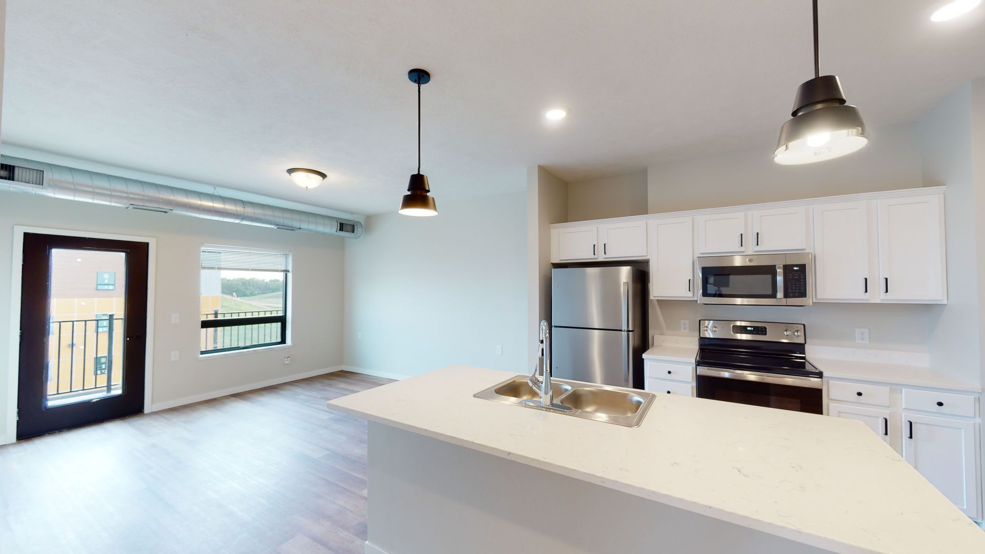 Sioux Falls Apartment: 2811 S Burnsfield Ave.