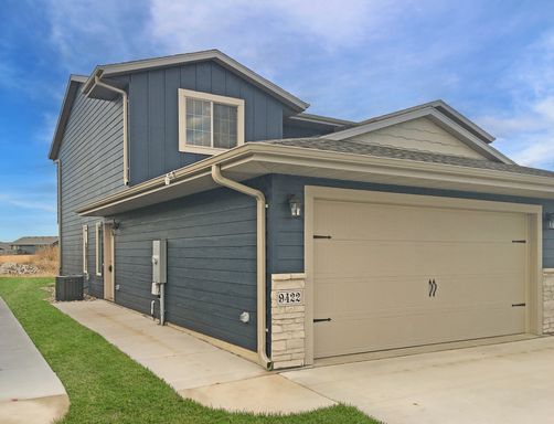 Great 3 Bed 1.5 Bath Twinhome on West side – photo 1