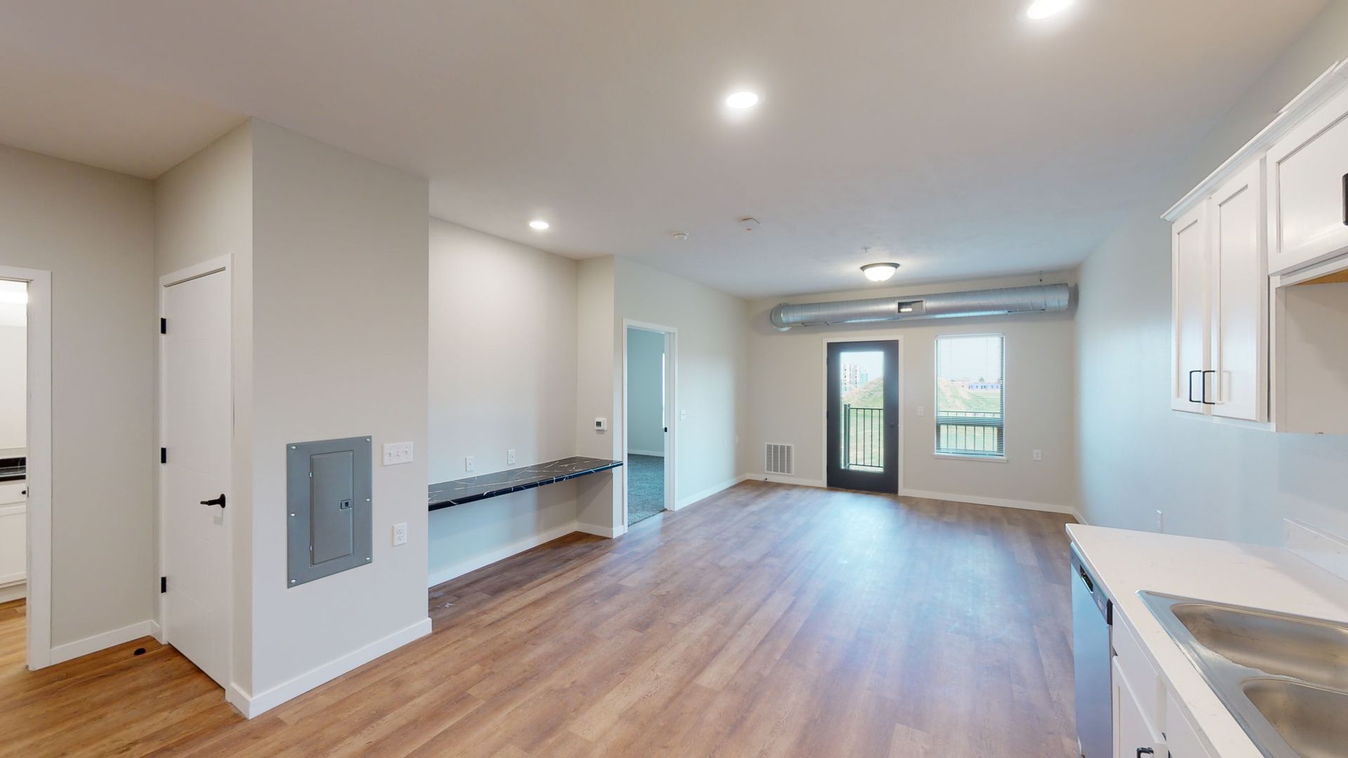 Sioux Falls Apartment: 2811 S Burnsfield Ave.