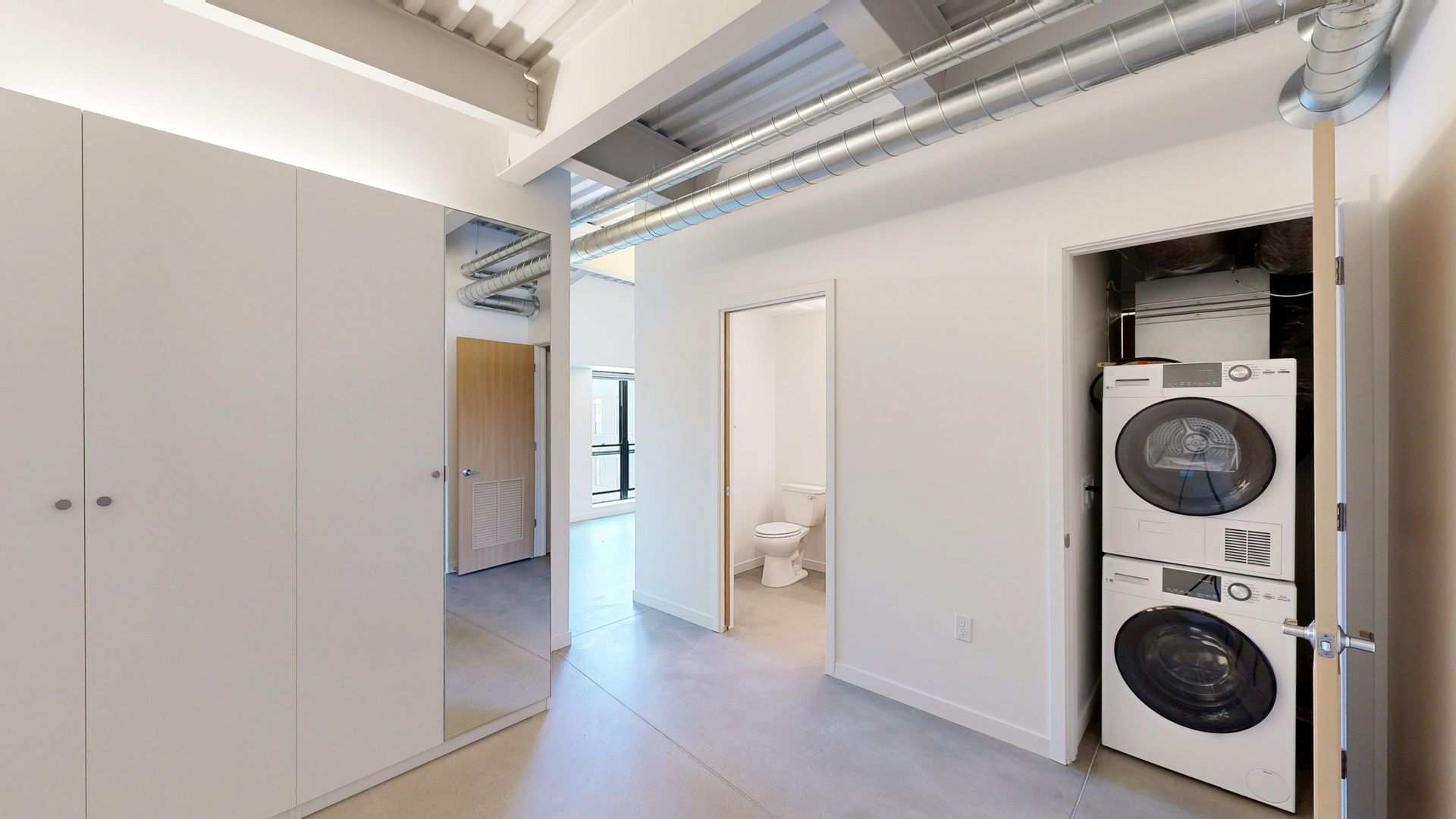 Laundry room at 418 East Grand (5 of 5)