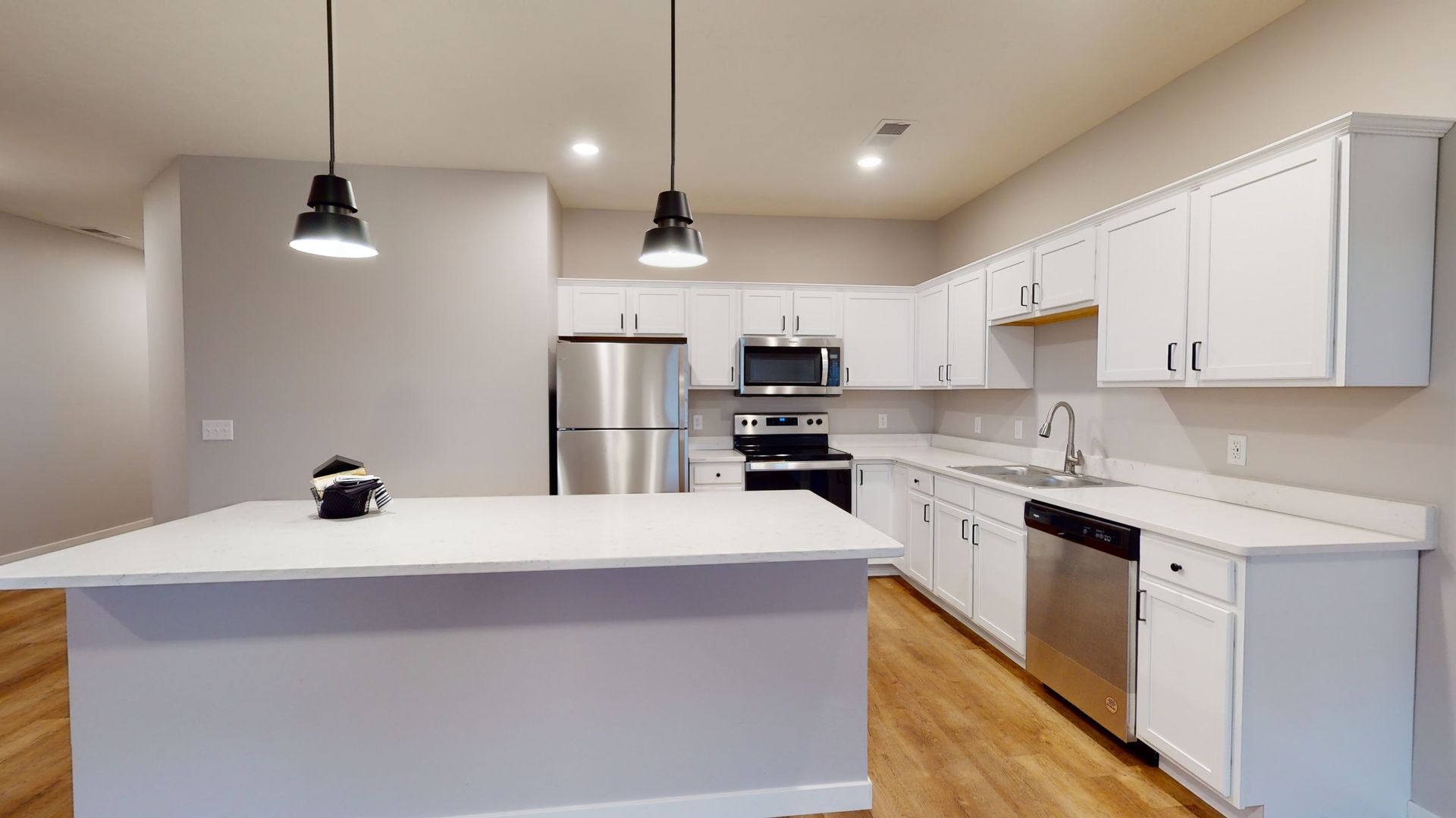 Sioux Falls Apartment: 2811 S Burnsfield Ave.