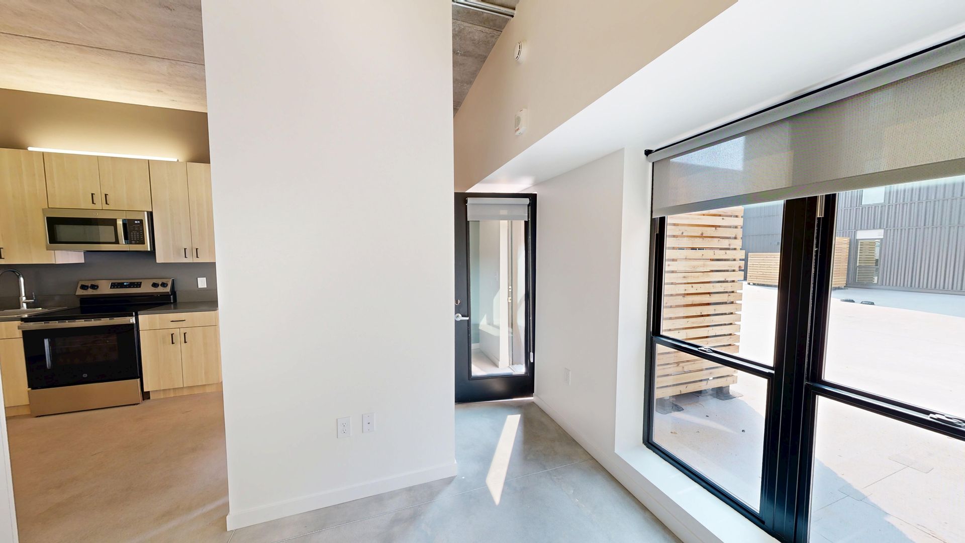 418 East Grand 4 of 6