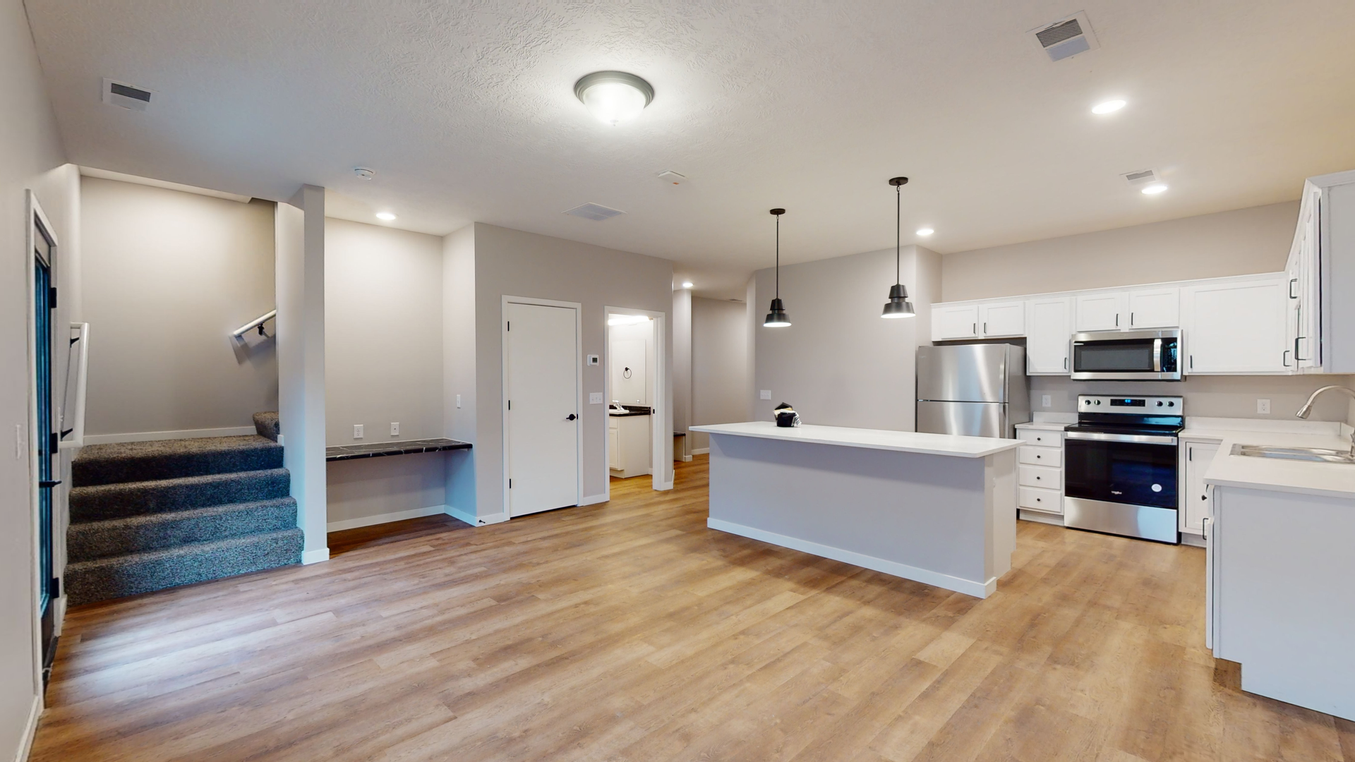 Sioux Falls Apartment: 2811 S Burnsfield Ave.