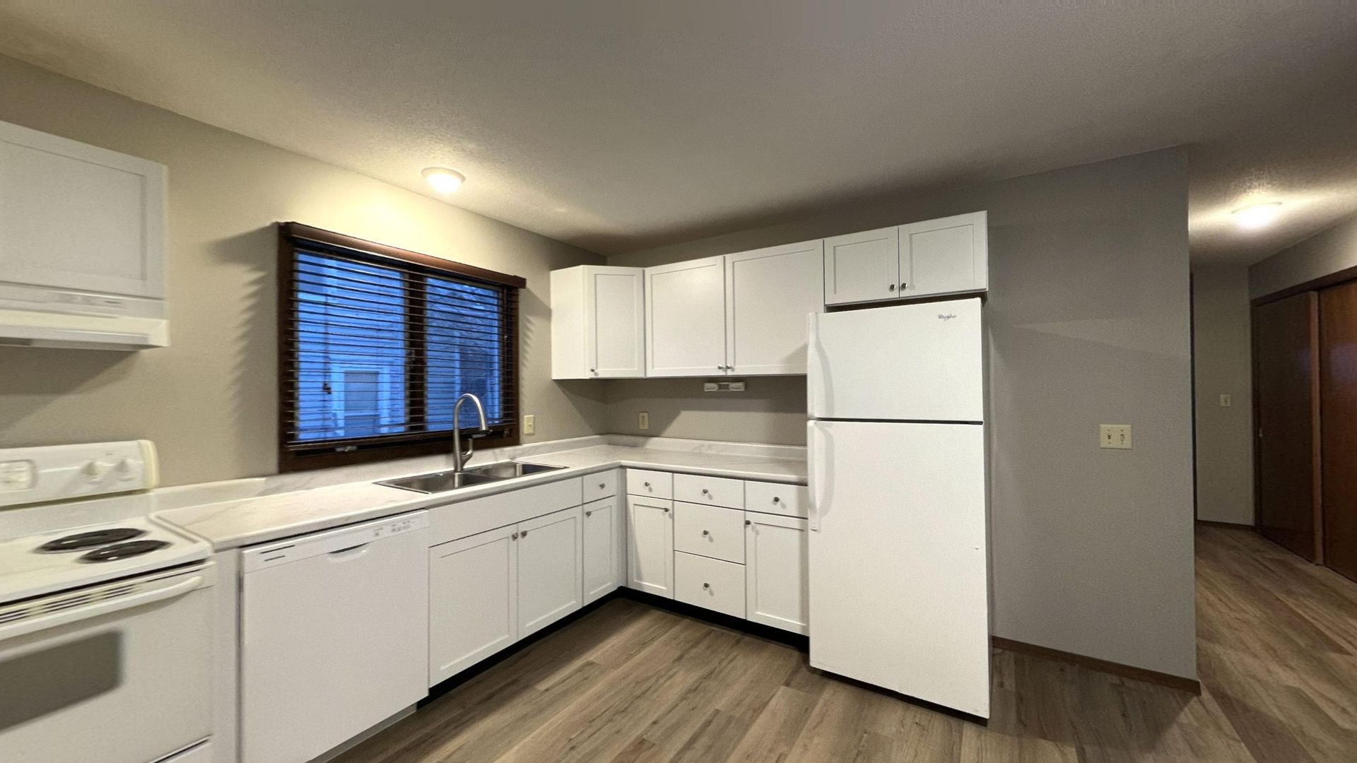 Sioux Falls Apartment: 1011 S 2nd Ave