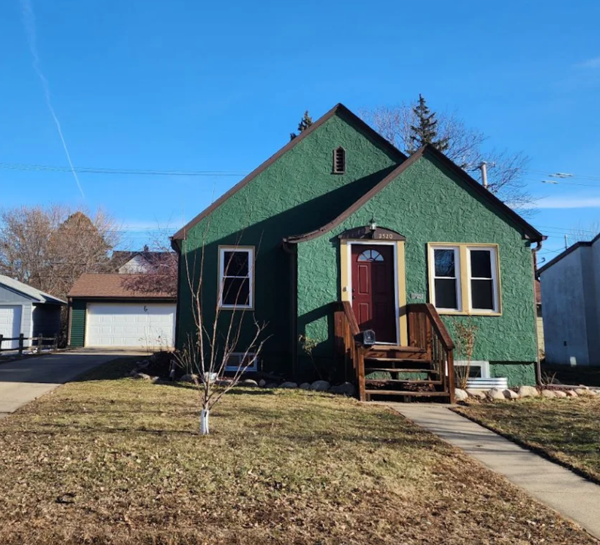 Sioux Falls House: 2520 S Norton