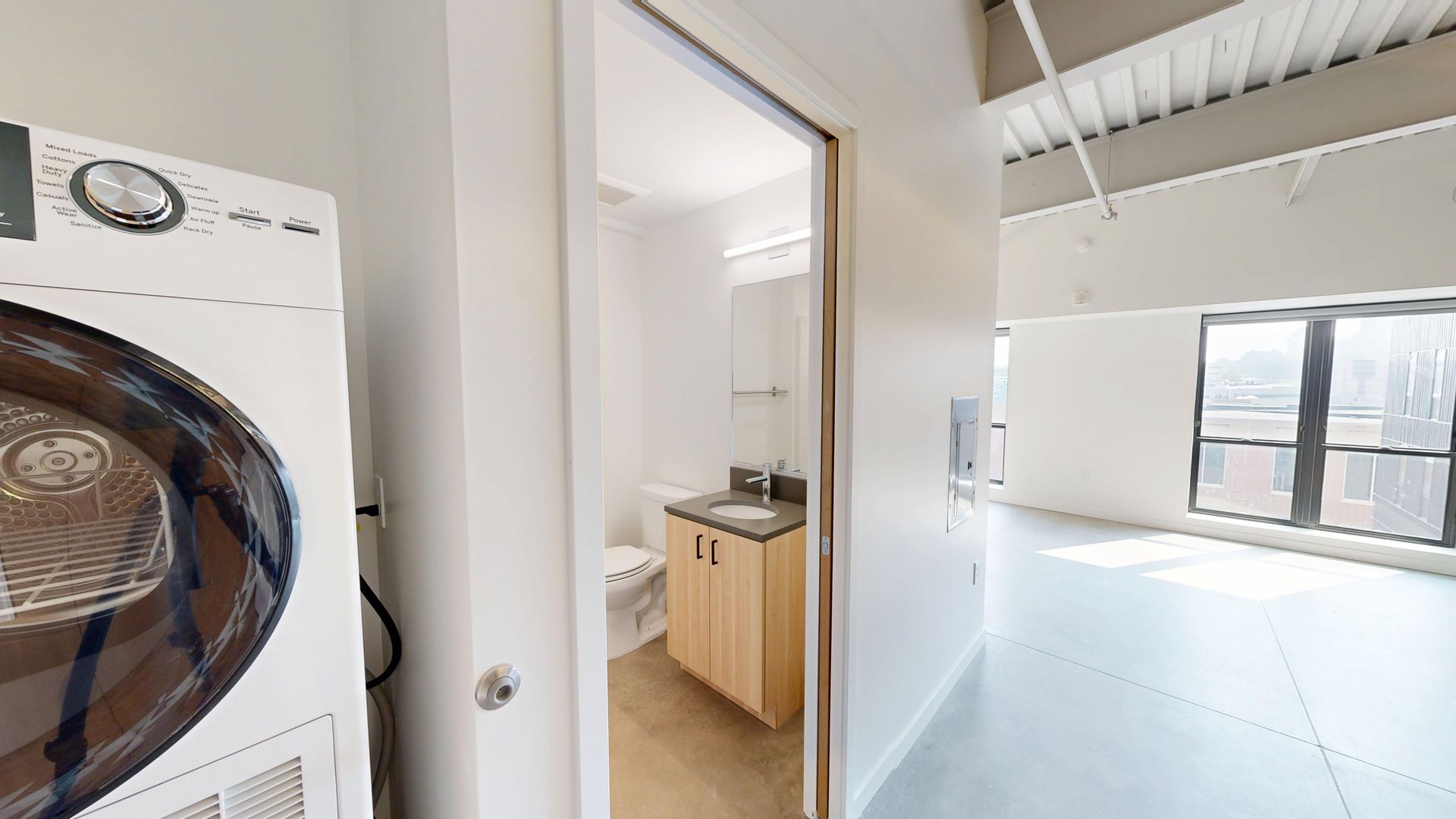 Laundry room at 418 East Grand (4 of 5)