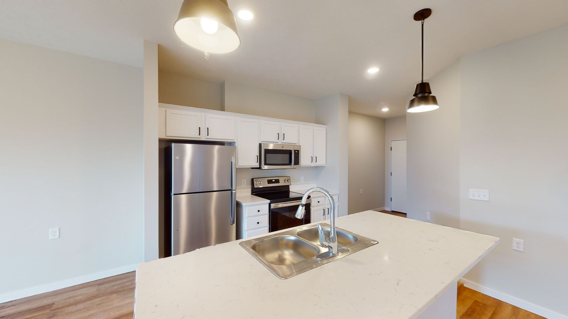 Sioux Falls Apartment: 2811 S Burnsfield Ave.