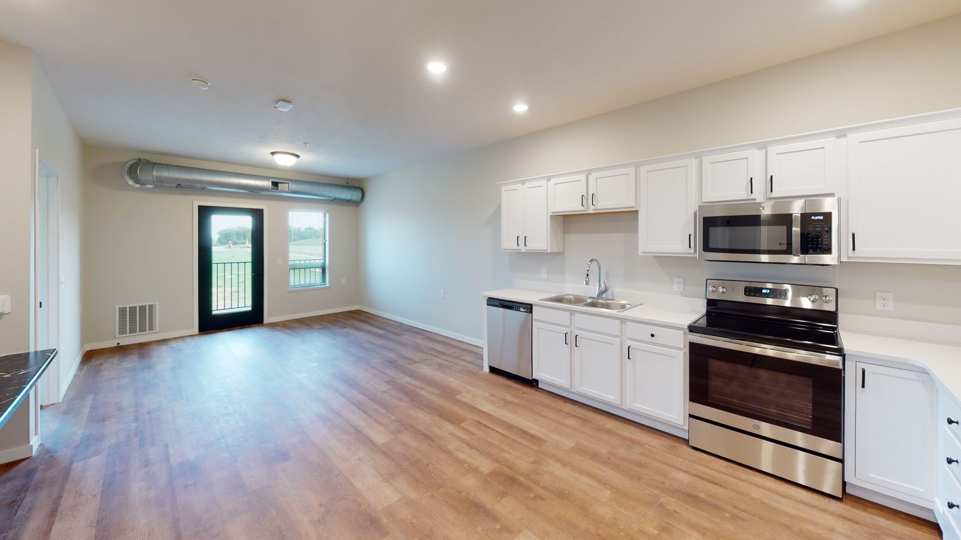 Sioux Falls Apartment: 2811 S Burnsfield Ave.