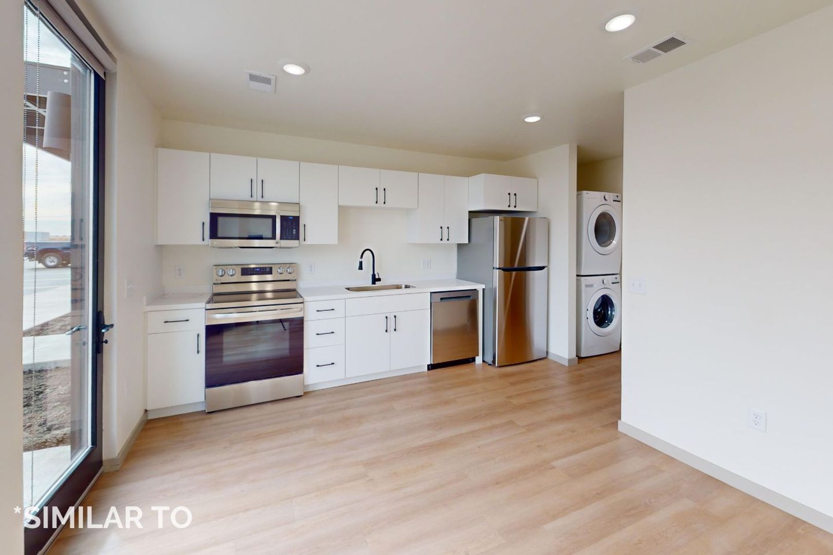 Crooks Apartment: 301 W Diane St.