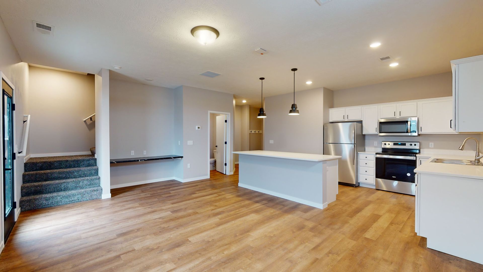 Sioux Falls Apartment: 2811 S Burnsfield Ave.
