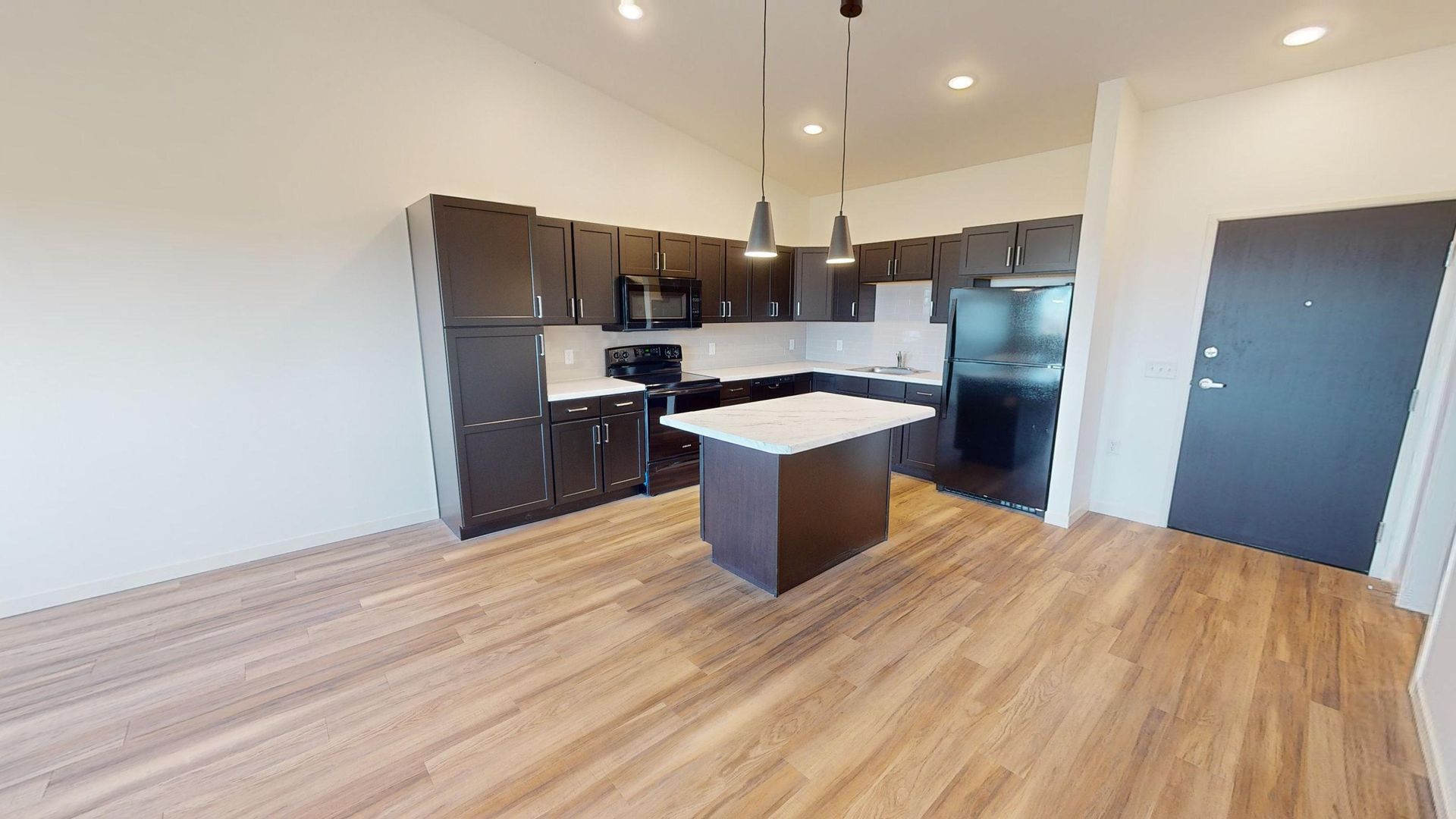 Sioux Falls Apartment: 7950 S. Bergamot Ave