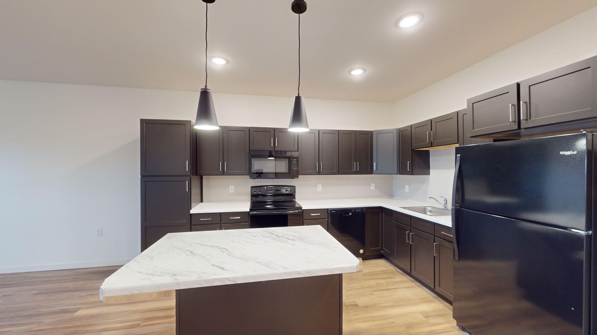 Sioux Falls Apartment: 7950 S. Bergamot Ave