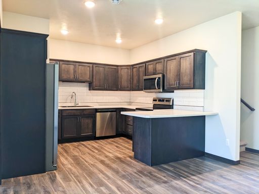 3 Bedroom 2.5 Bathroom Townhome w/ Attached Garage – photo 1