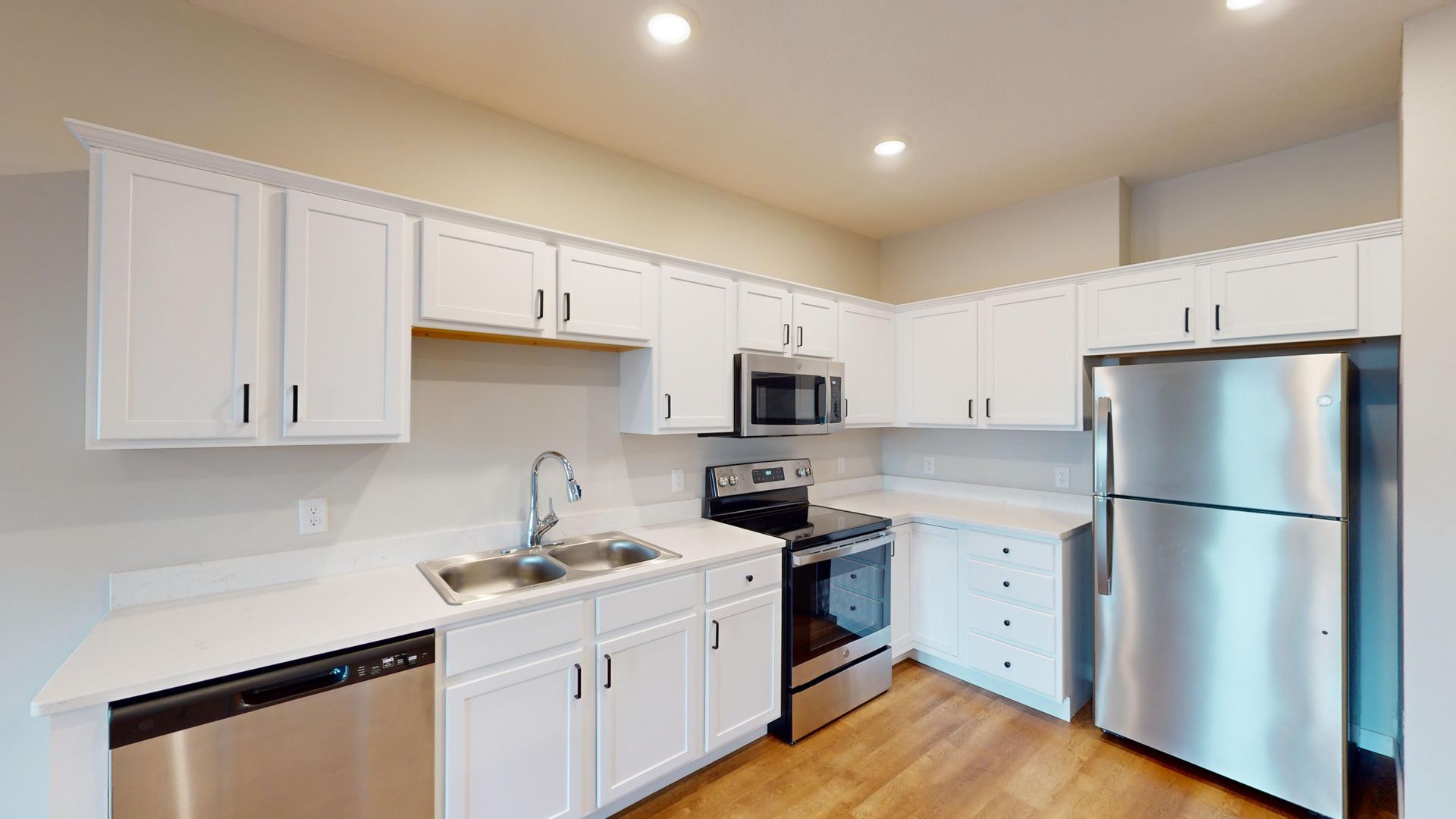 Sioux Falls Apartment: 2811 S Burnsfield Ave.