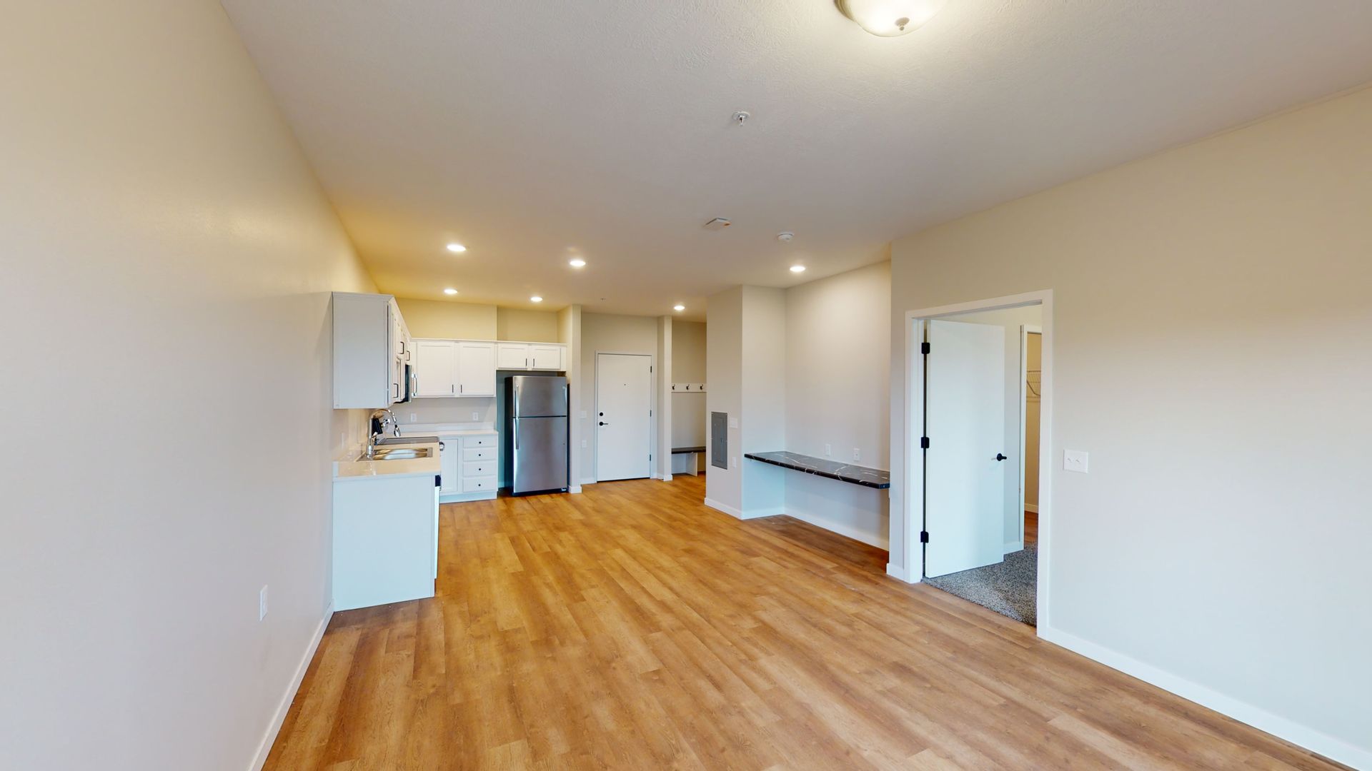 Sioux Falls Apartment: 2811 S Burnsfield Ave.