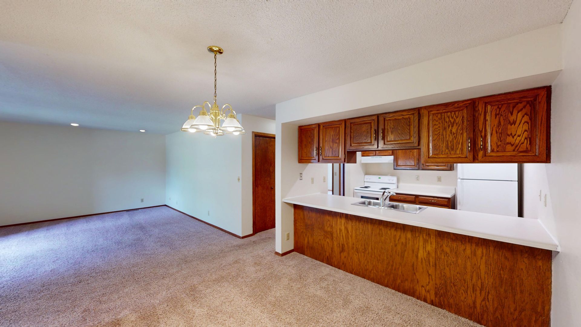 Doral Apartments 5 of 12