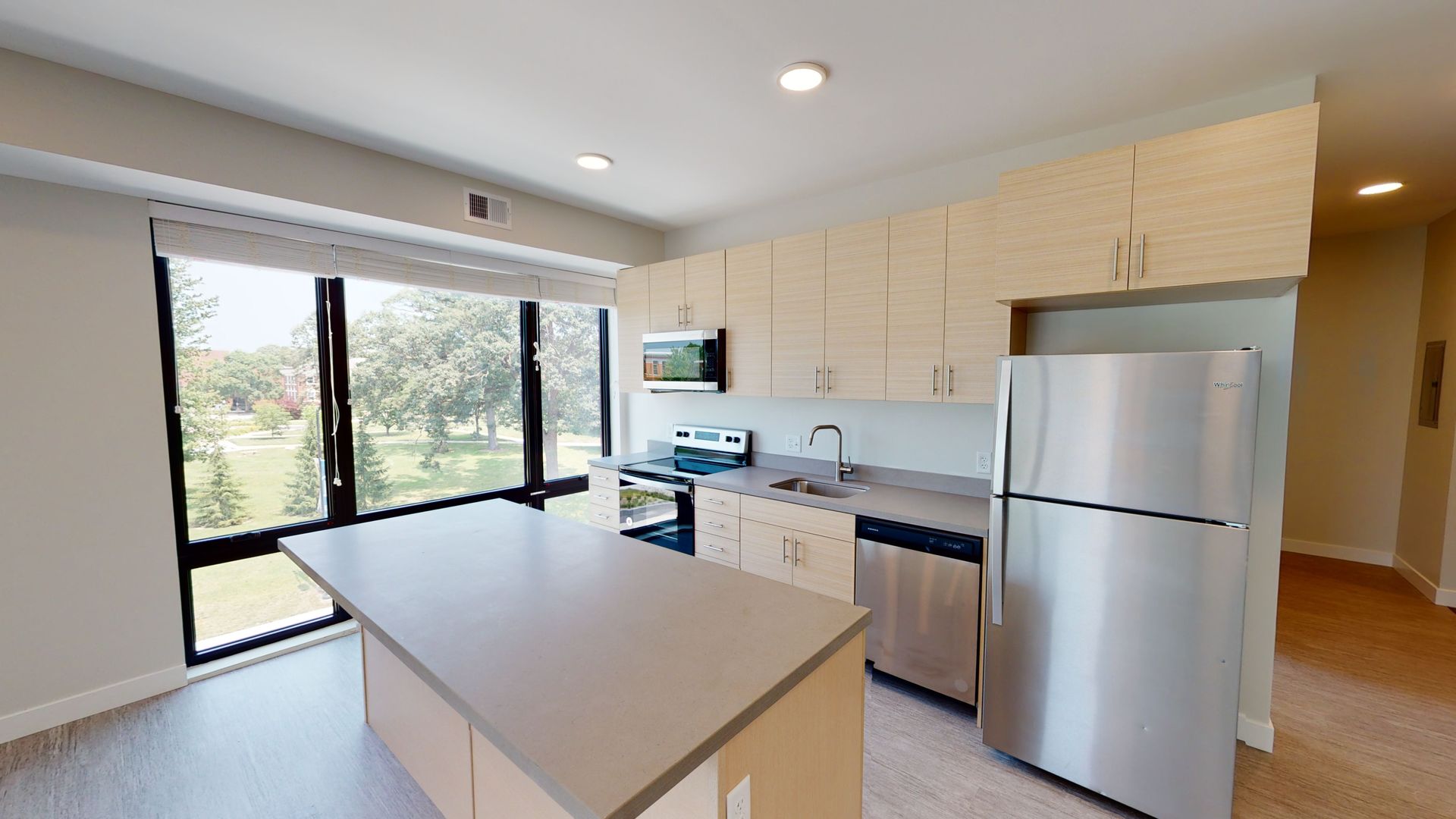 Des Moines Apartment: 2530 University Avenue