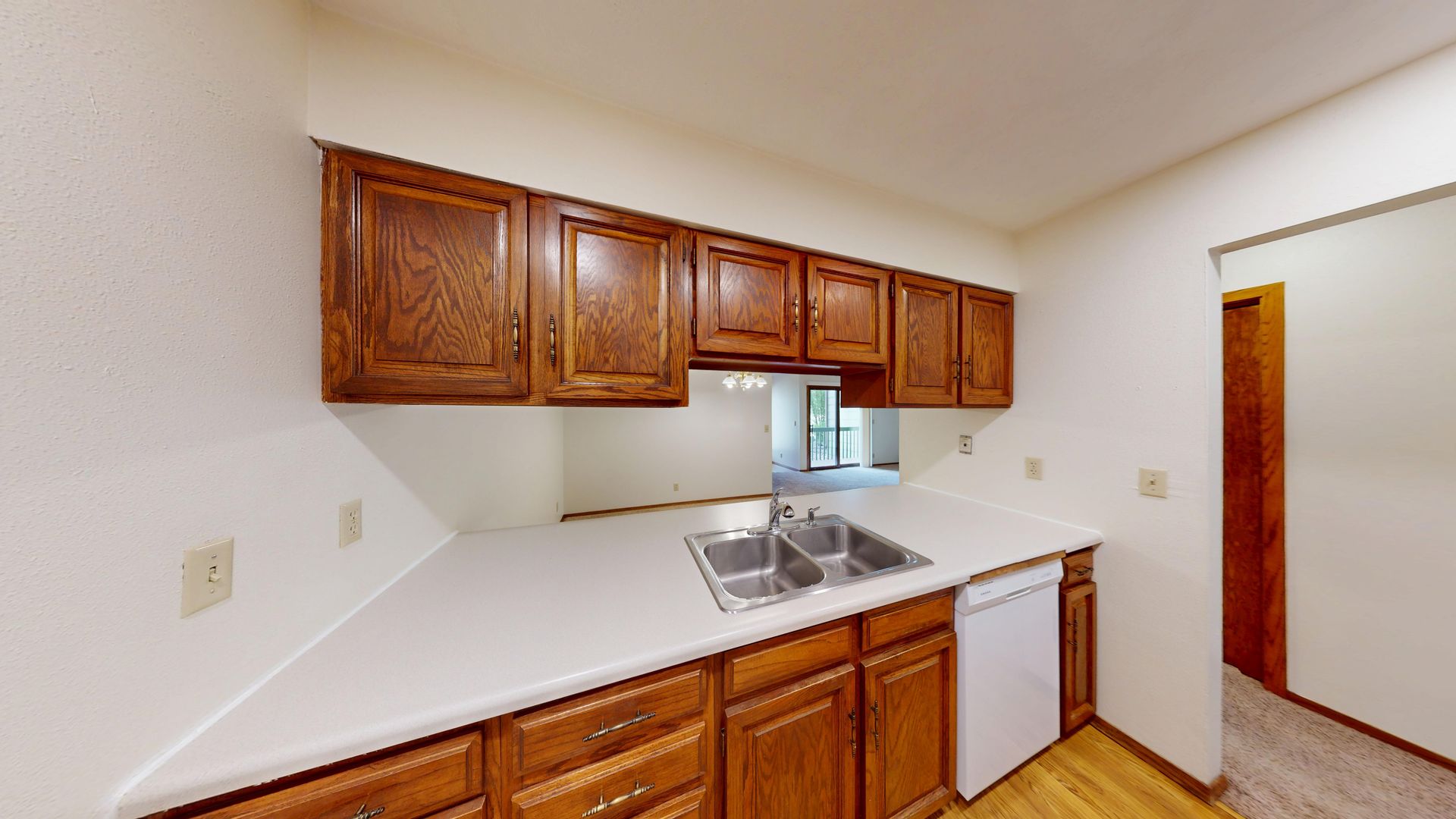 Doral Apartments 4 of 12
