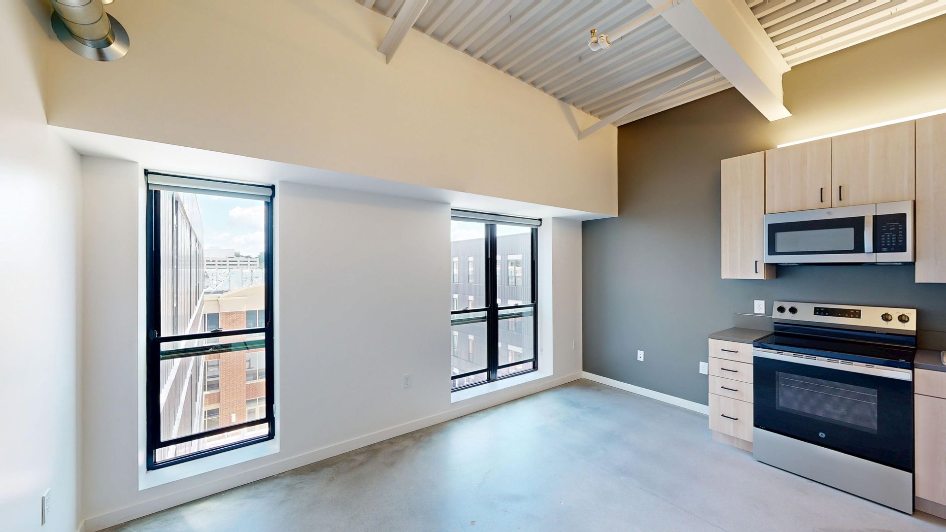 418 East Grand 8 of 12