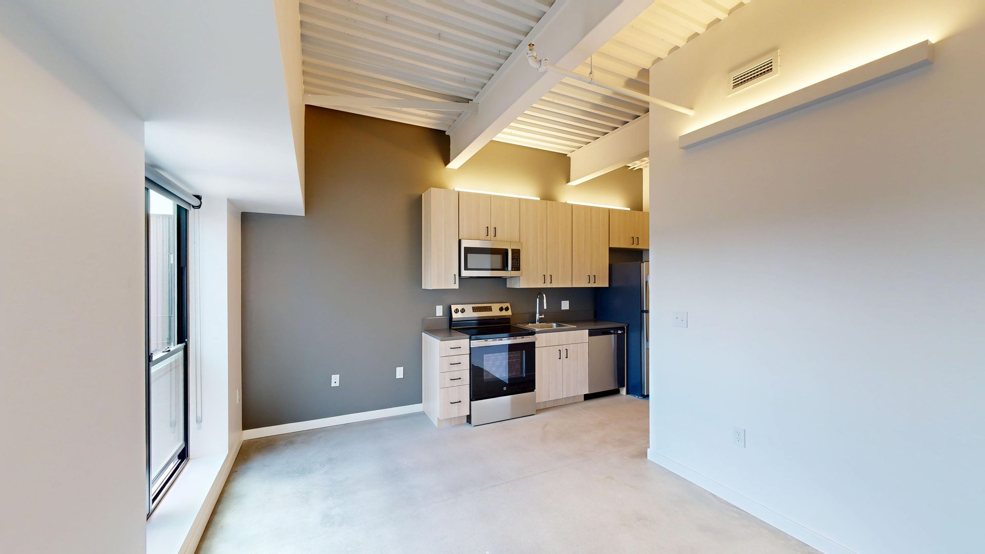 418 East Grand 10 of 12