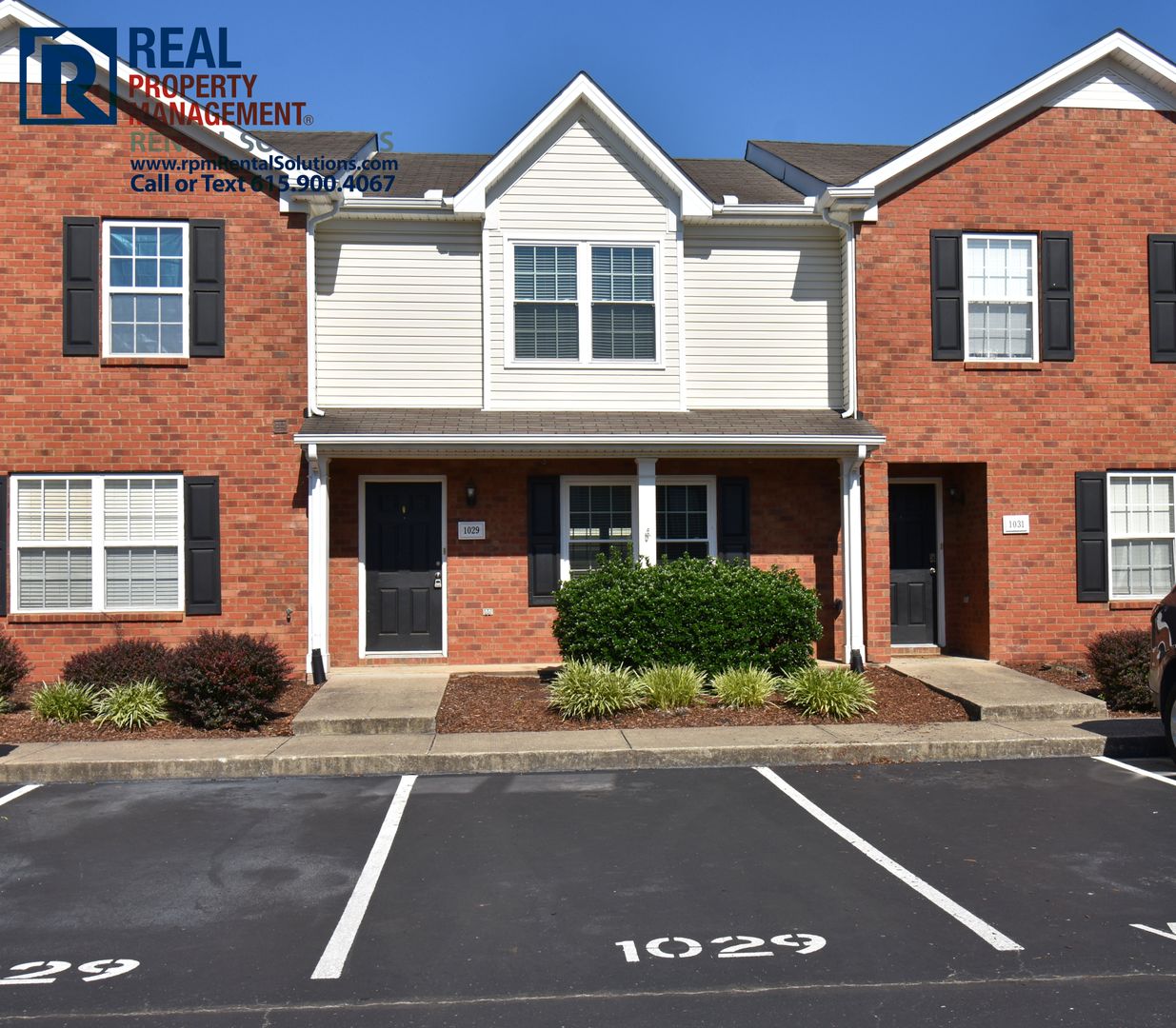 Murfreesboro House: 1029 Wolves Den Place