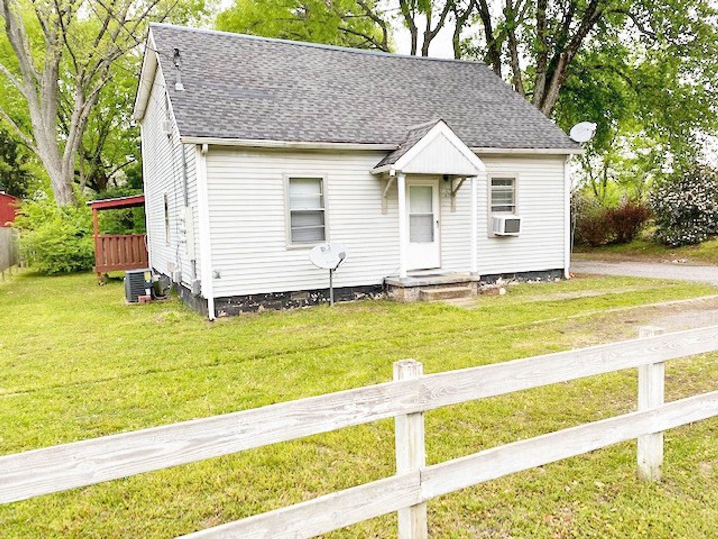 Murfreesboro Apartment: 1107 Division Street